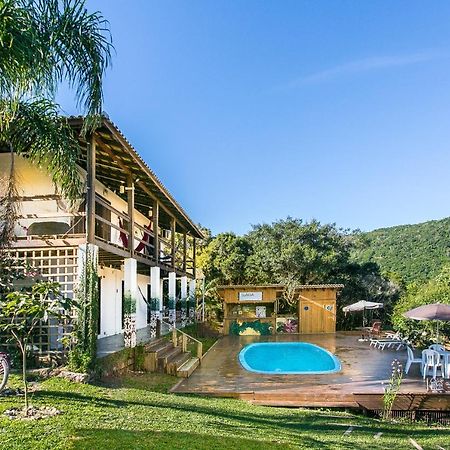 Pousada Guarda Beach House Гуарда-ду-Эмбау Экстерьер фото