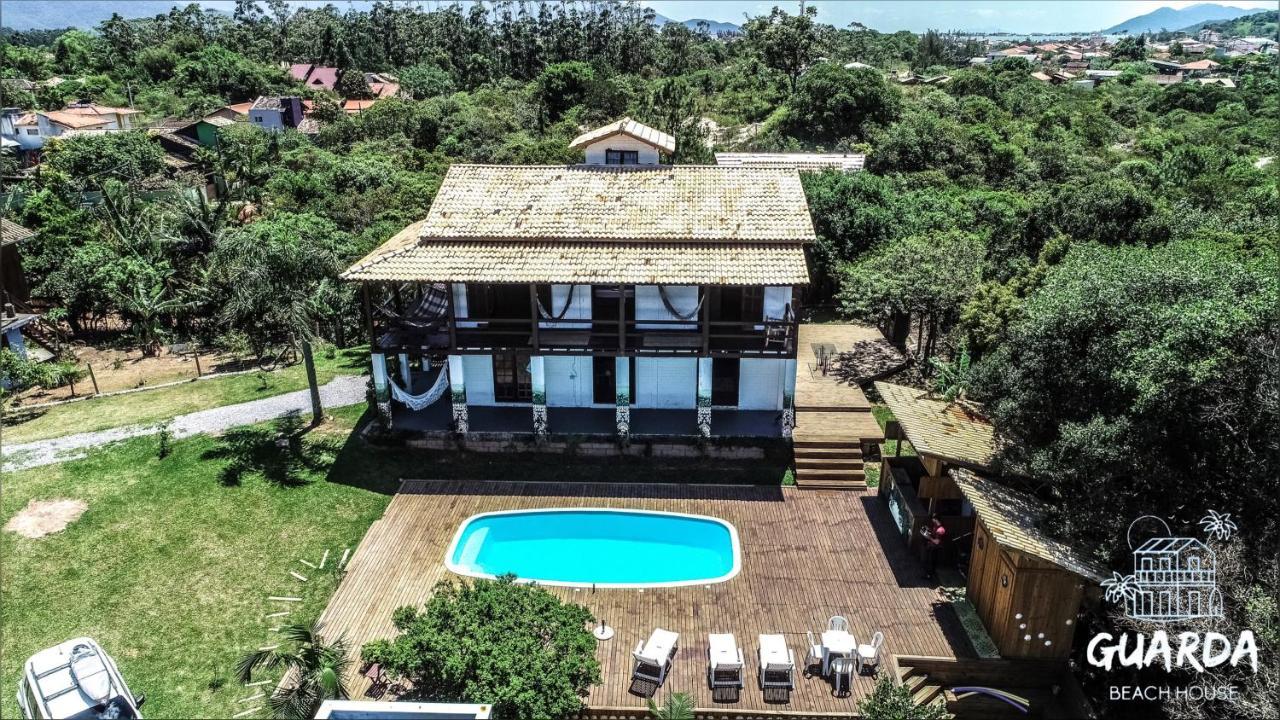 Pousada Guarda Beach House Гуарда-ду-Эмбау Экстерьер фото