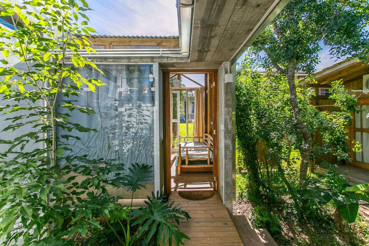 Pousada Guarda Beach House Гуарда-ду-Эмбау Экстерьер фото